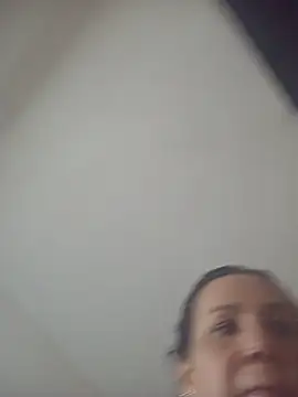 Elenna__ élő XXX-chatje