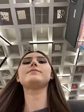 دردشة AnitaFly الجنسية المباشرة