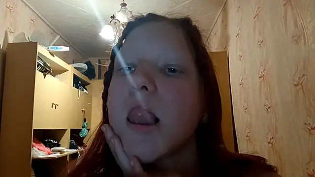 Chat +18 de BirgitKamal ao vivo