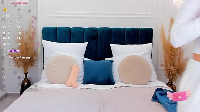 CassieRide live XXX chat