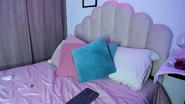 NaomiAsha live XXX chat