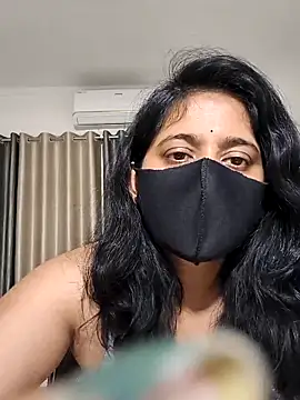 Pertunjukan Kamera Web Your-Vedika