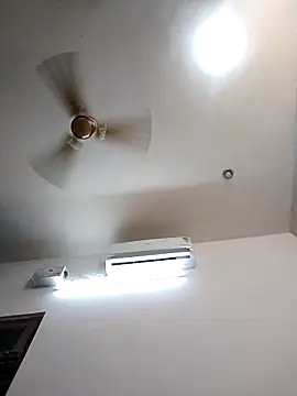 Show Webcam de Cute-Janvi20