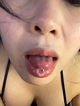 kate-kaixin Show in webcam