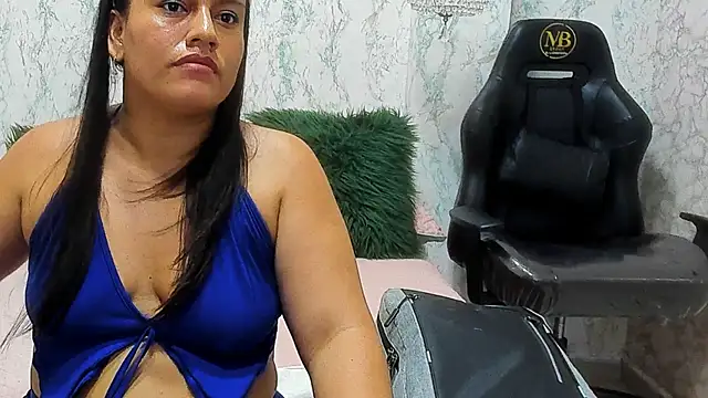 Nya_Curvy live XXX chat