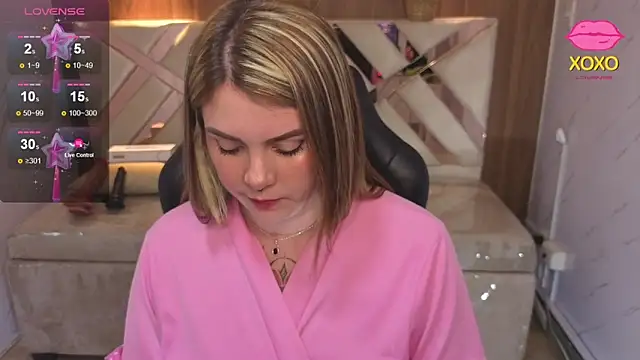 Paula_b_ élő XXX-chatje