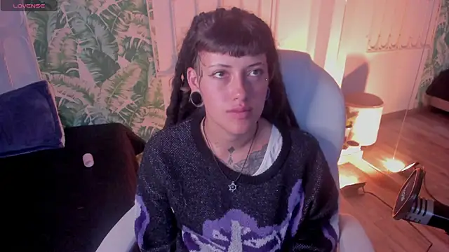 _sharlotte777 即時 XXX 聊天