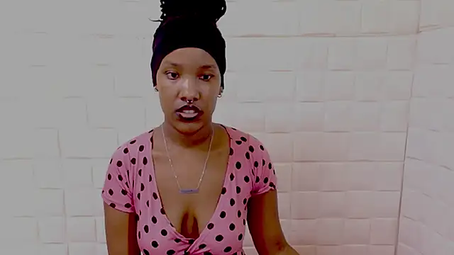 EroticSexyPrada 即時 XXX 聊天