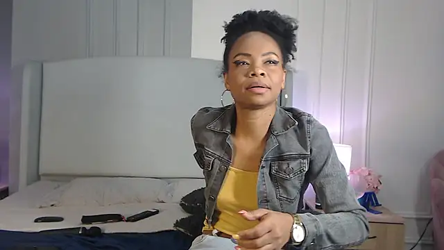 Chat +18 de ChantalGarner ao vivo