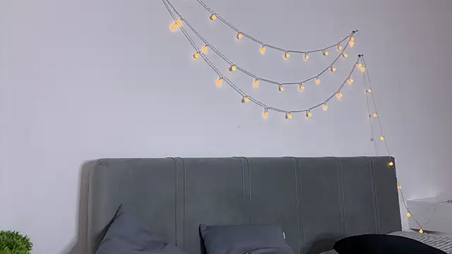 meowchaa's Live XXX Chat