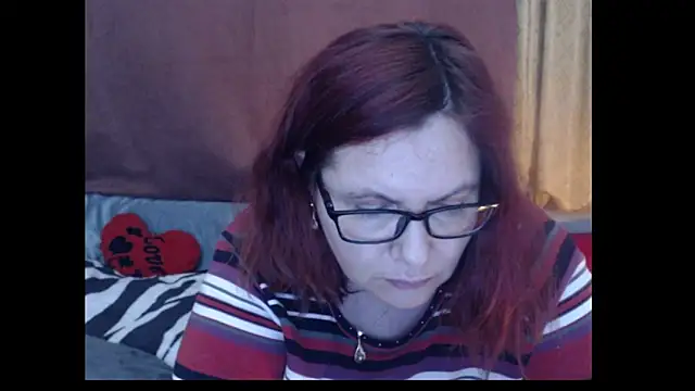 PlayfullMature – Naživo XXX chat