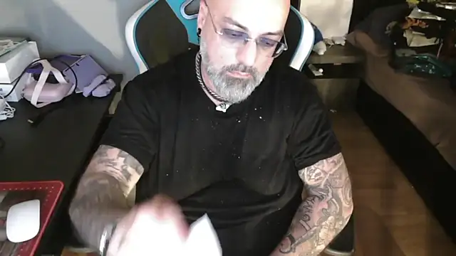 kh40xxxx Show in webcam