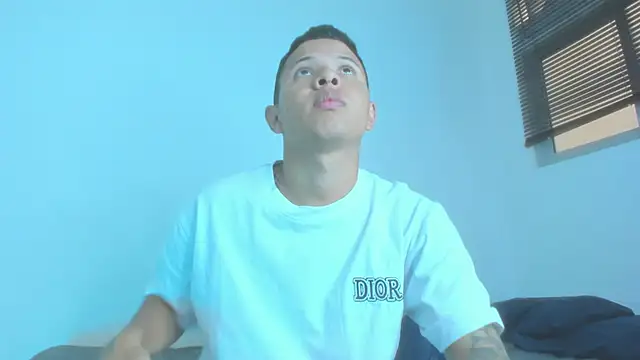 LatinsGuys2026's Webcam Show