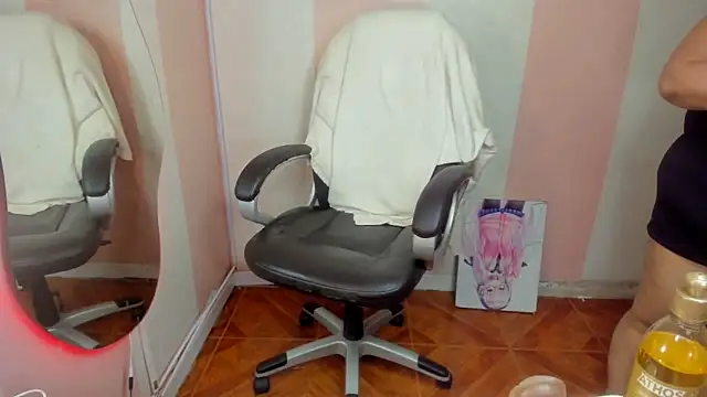 Chatroom XXX en direct de Shara_Oz