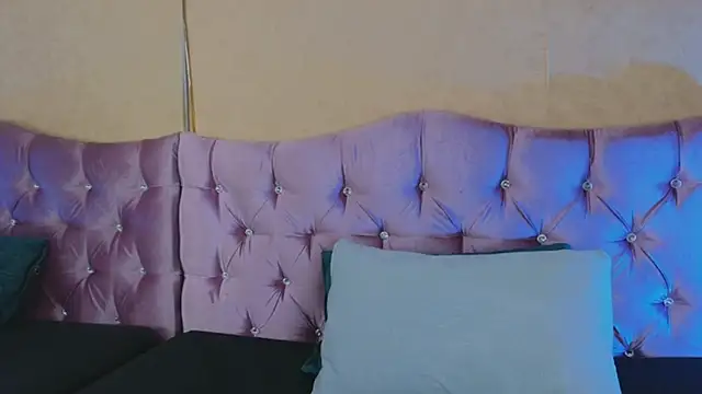 Missy_22_'s Live XXX Chat