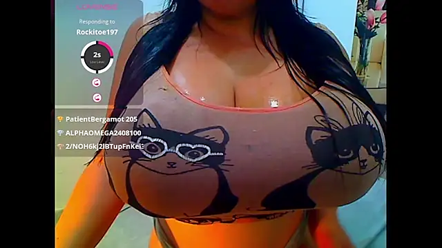 Chat XXX en directo de Bigcocksexyluisa