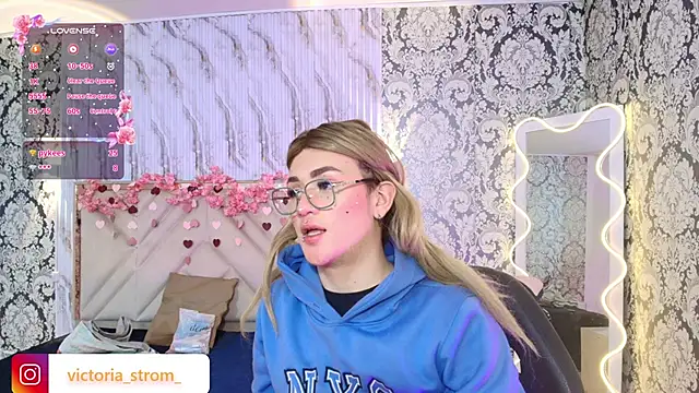 NOOAH_TAY élő XXX-chatje