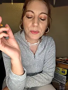 XLisaxx 现场XXX聊天