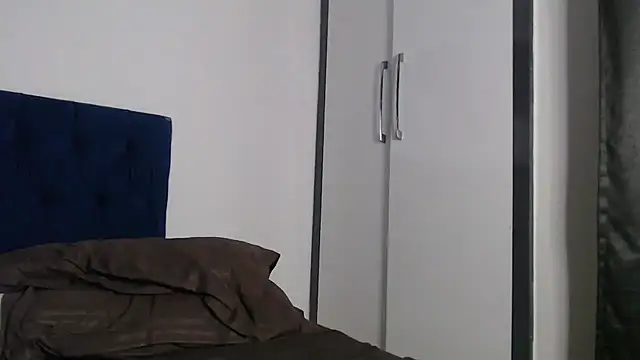 Živý XXX chat Virgin_Aisha