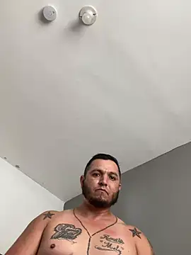 HOTB0Y18 – webcam-show