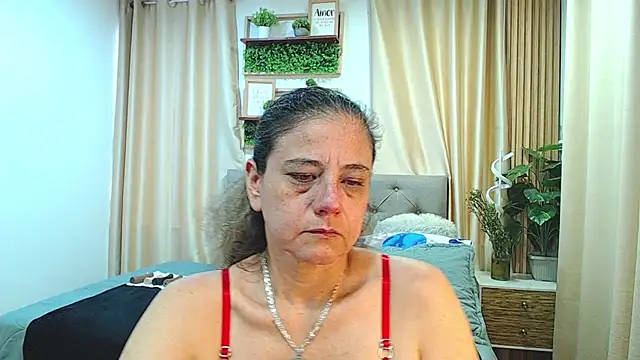 sasi_luna live XXX chat