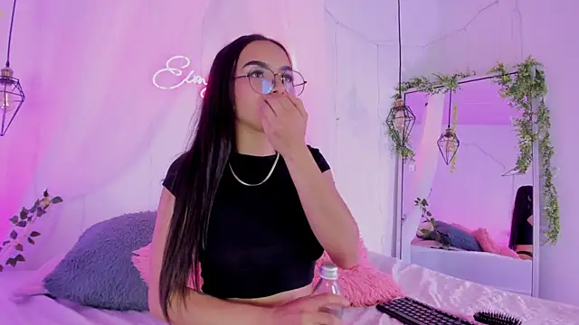 eimi_rosse18 élő XXX-chatje