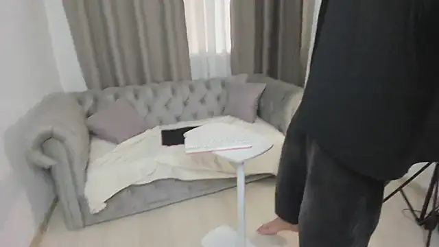 Chatroom XXX en direct de Louis_Hayes