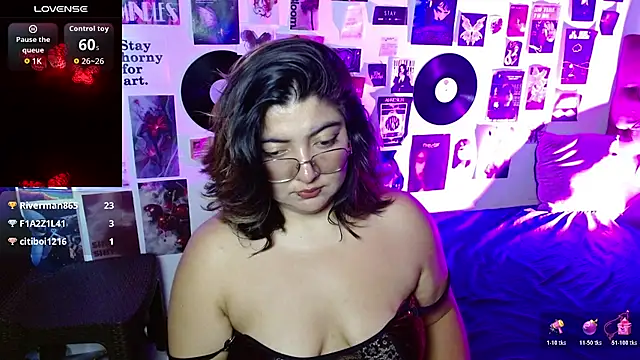 Roxy_f_w live XXX chat