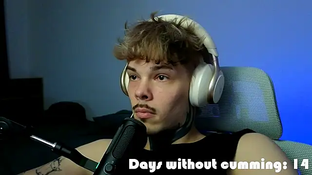 DENIS_HERE élő XXX-chatje