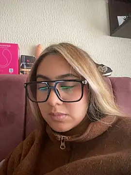 Miabonnett_ Chat XXX in diretta