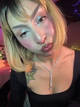 Онлайн чат XXX Cinamoonn