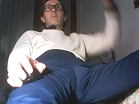 Moro_ra Show in webcam