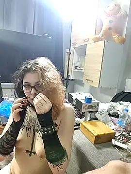 whatevaandissues Webcam Show