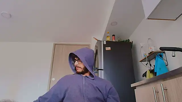 XXX chat uživo modela thomas_gun