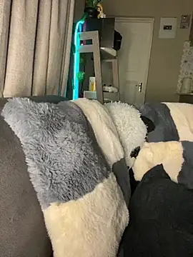 Онлайн чат XXX YellowHoneyDip