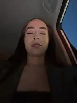 Holly_Play live XXX chat