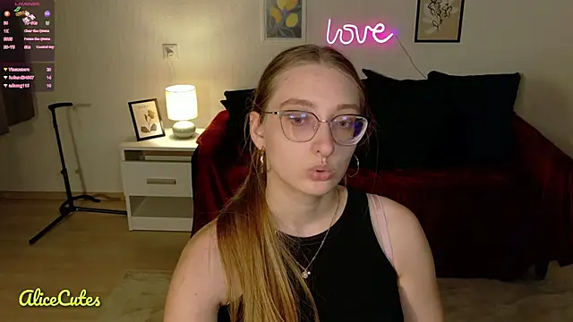 AliceCutes 即時 XXX 聊天