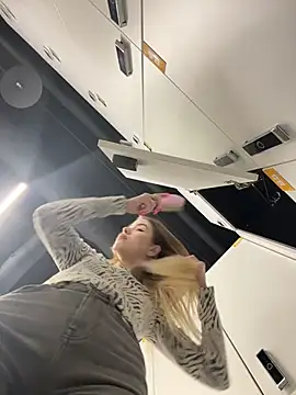 Czat XXX na żywo – Risky_Mia69