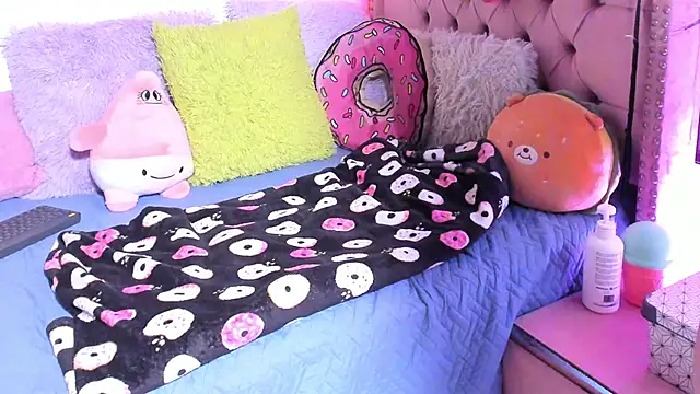 LillyCandy Chat XXX live