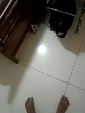 balusumi66: διαδικτυακό σόου στην κάμερα