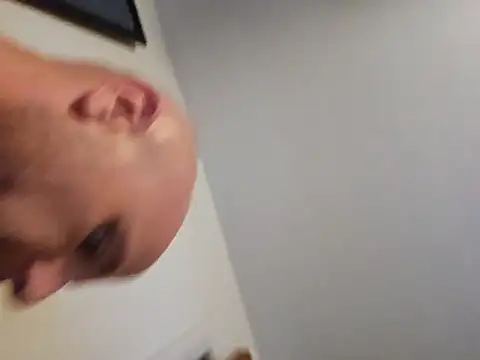 Živý XXX chat FrankieFuckMe