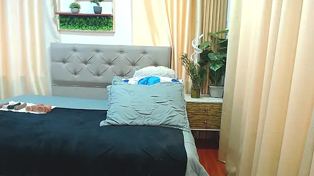 sasi_luna Chat XXX live