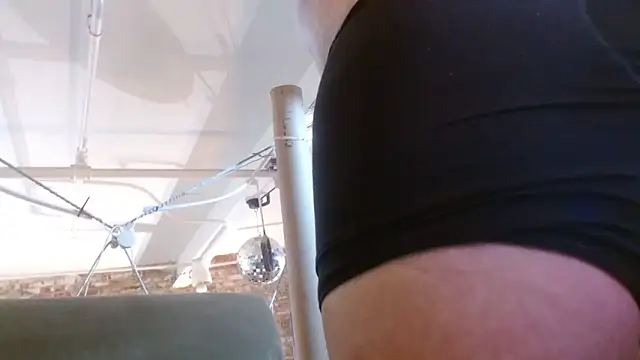 ctguybj élő XXX-chatje