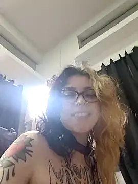 whatevaandissues 即時 XXX 聊天