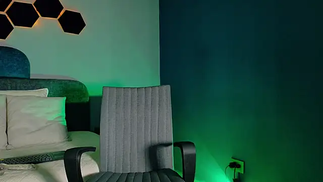 MiiaCullensn Live XXX chat