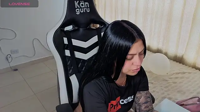 Victoryyy_ live XXX chat