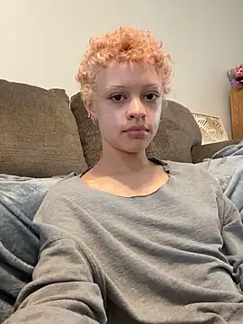 jojosbizarrelyf's Webcam Show