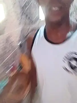 PretendExtract: διαδικτυακό σόου στην κάμερα