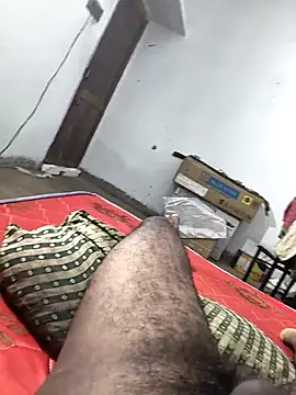 ajind23: διαδικτυακό σόου στην κάμερα