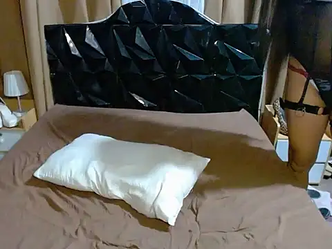 AshantTsiBigCock Show Webcam